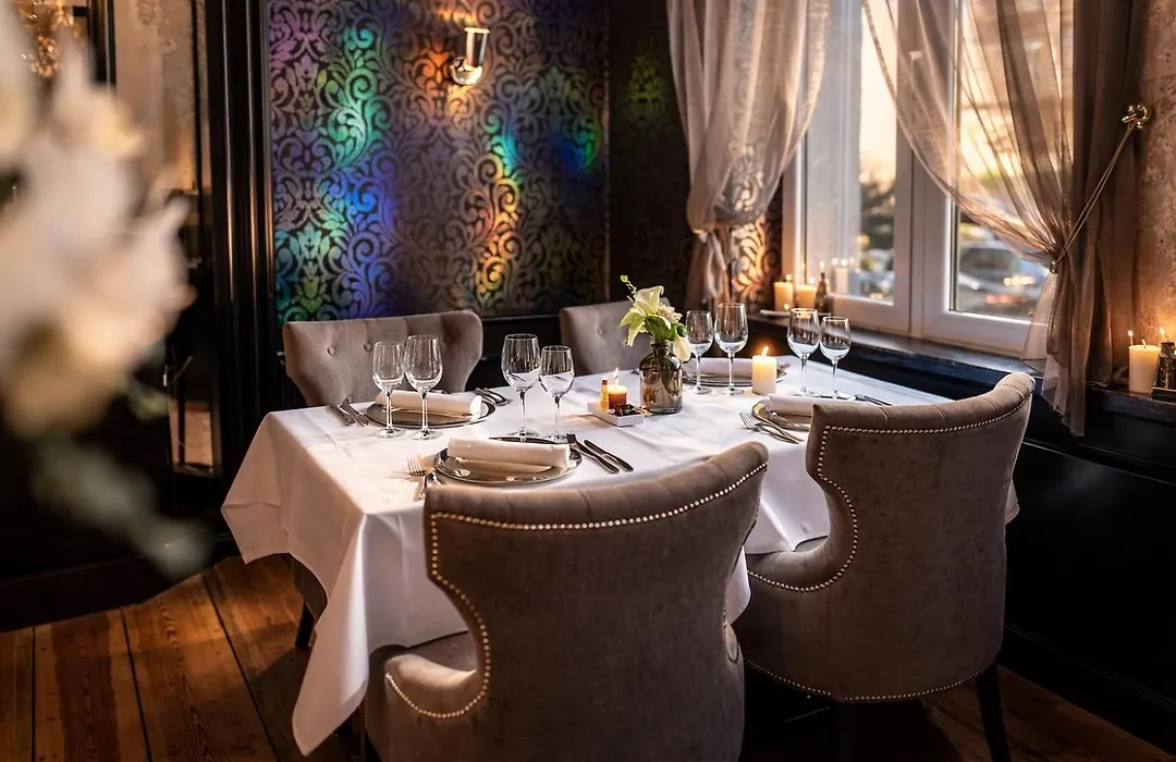 La Reine Hotel & Restaurant-1